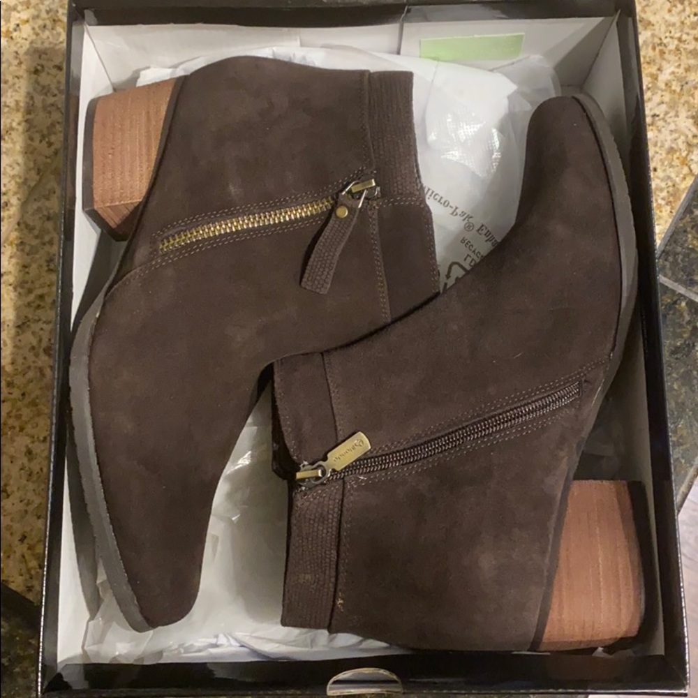 Blondo Isaac Waterproof bootie size 9